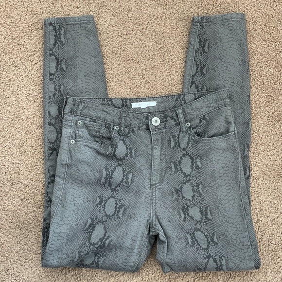 STS blue women’s ellie high rise faux snake skin jeans Size 26 good cond - Picture 6 of 9